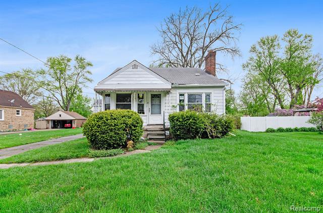 front view picture of 3641 Berkshire, Warren, MI. 48091