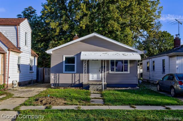 front view picture of 11319 Jackson, Warren, MI. 48089