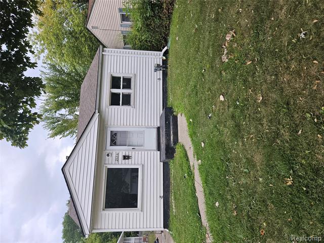 front view picture of 21034 Atlantic, Warren, MI. 48091