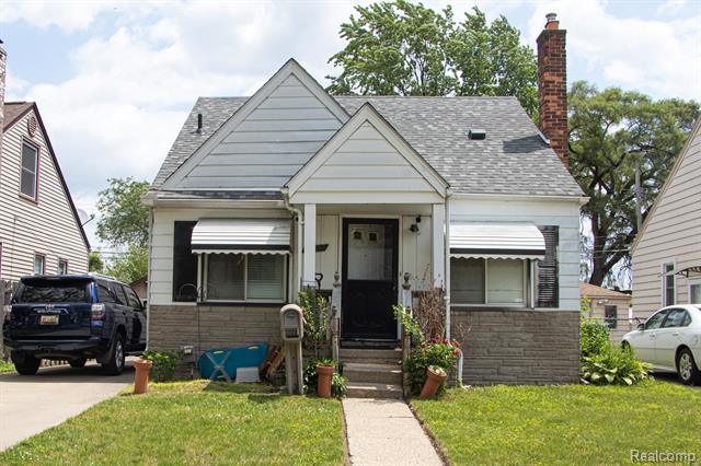front view picture of 21100 Syracuse, Warren, MI. 48091