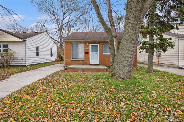 front view picture of 20846 Atlantic, Warren, MI. 48091
