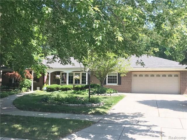 front view picture of 19081 Collinson, Eastpointe, MI. 48021
