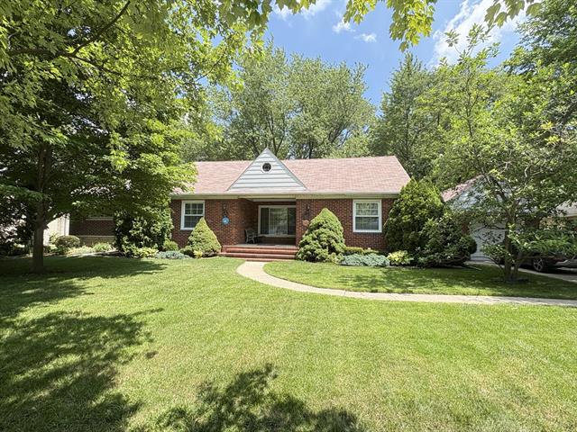 front view picture of 19061 Collinson, Eastpointe, MI. 48021