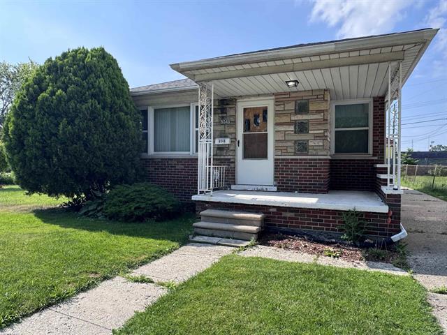 front view picture of 8046 Westminster, Warren, MI. 48089