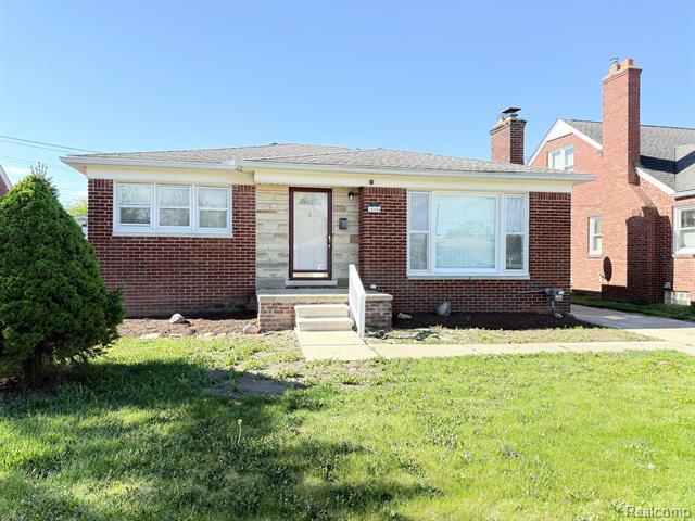 front view picture of 15636 Juliana, Eastpointe, MI. 48021