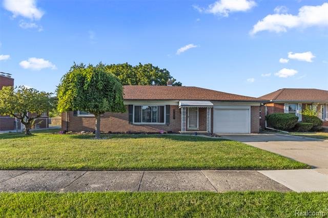 front view picture of 17037 Stricker, Eastpointe, MI. 48021