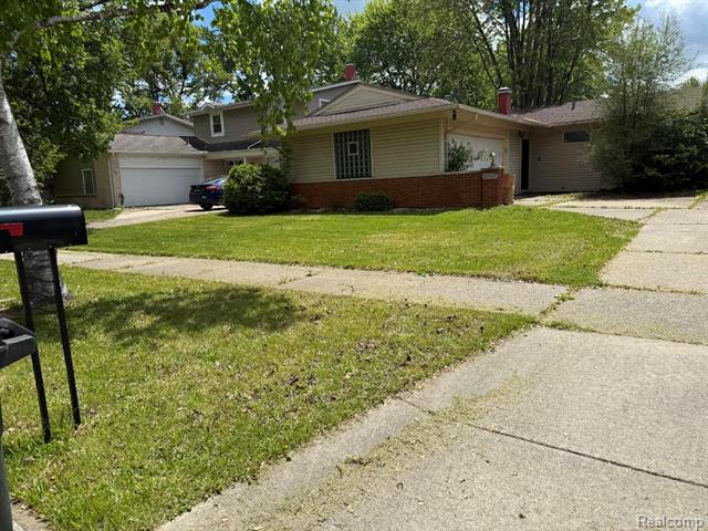front view picture of 20120 Salisbury, Saint Clair Shores, MI. 48080