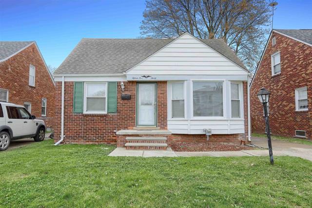 front view picture of 15530 Sprenger, Eastpointe, MI. 48021