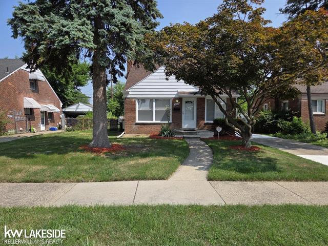 front view picture of 16845 Stricker, Eastpointe, MI. 48021