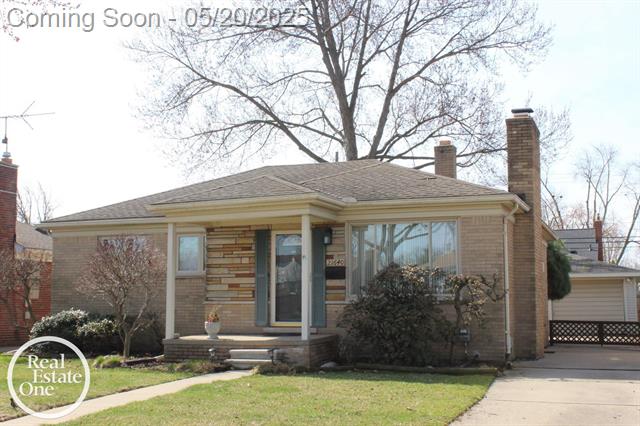 front view picture of 21640 Chalon, Saint Clair Shores, MI. 48080