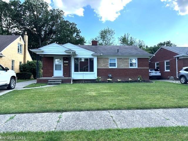 front view picture of 21612 Woodbridge, Saint Clair Shores, MI. 48080