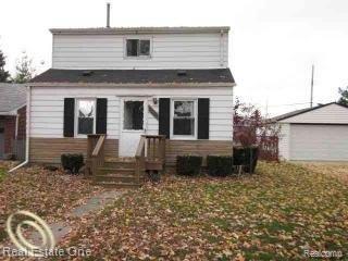 front view picture of 19531 Parkside, Saint Clair Shores, MI. 48080