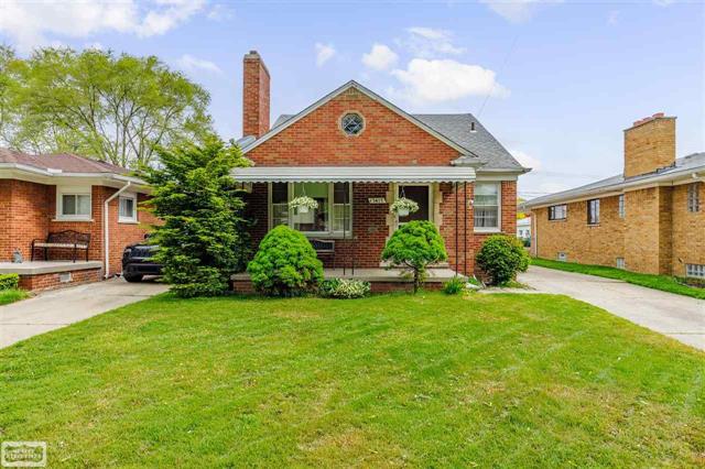front view picture of 17417 Sprenger, Eastpointe, MI. 48021
