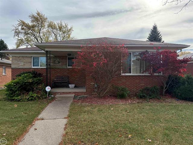 front view picture of 17704 Collinson, Eastpointe, MI. 48021