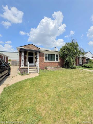 front view picture of 15337 Veronica, Eastpointe, MI. 48021