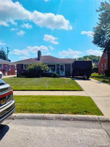 front view picture of 17344 Sprenger, Eastpointe, MI. 48021
