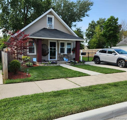 front view picture of 8100 Toepfer, Warren, MI. 48089