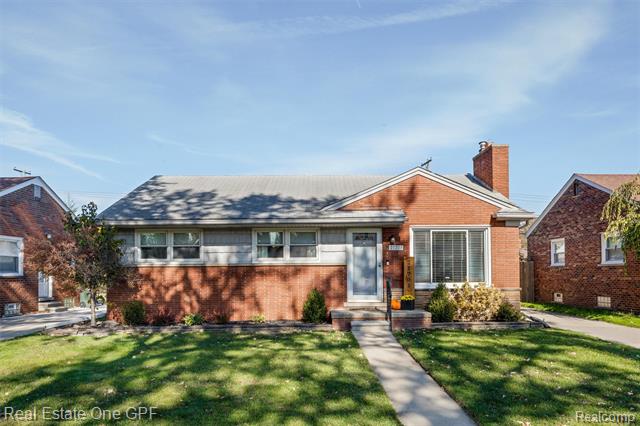 front view picture of 21701 Chalon, Saint Clair Shores, MI. 48080