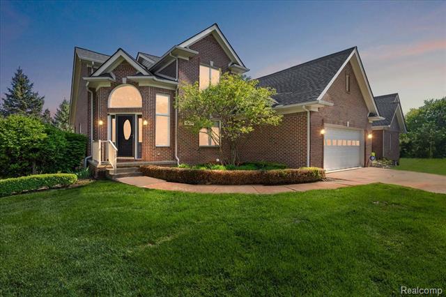 front view picture of 10434 Cornerstone Dr, Washington, MI. 48095