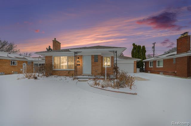 front view picture of 17409 Collinson, Eastpointe, MI. 48021