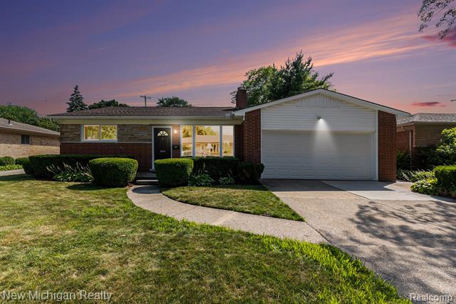 front view picture of 23306 Greencrest, Saint Clair Shores, MI. 48080