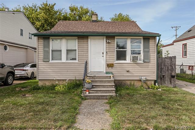 front view picture of 7275 Chalmers, Warren, MI. 48091