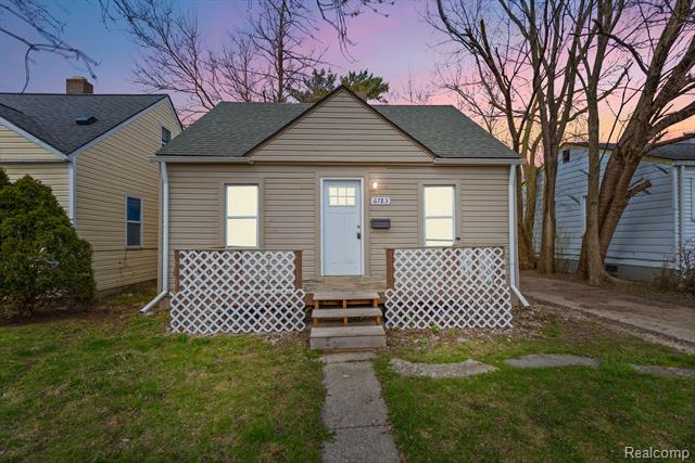 front view picture of 6783 Chalmers, Warren, MI. 48091