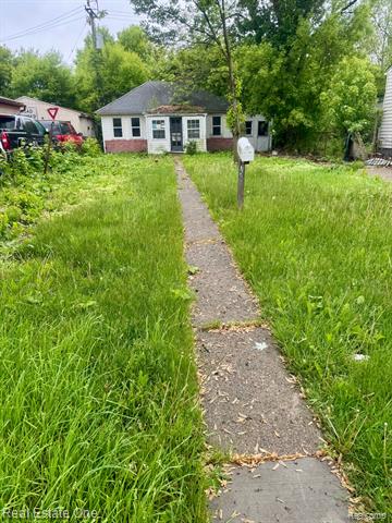 front view picture of 7584 Chalmers, Warren, MI. 48091