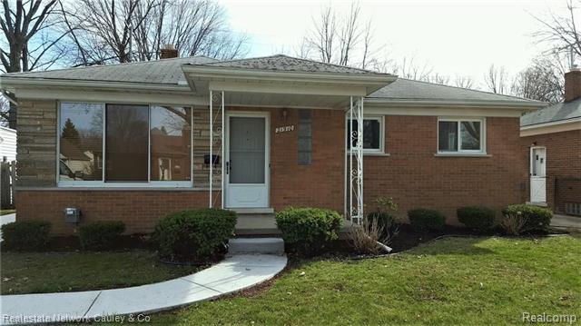 front view picture of 21910 Sunnyside, Saint Clair Shores, MI. 48080