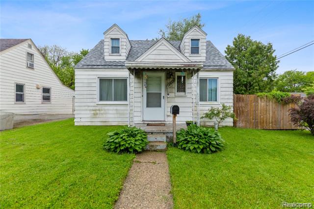 front view picture of 13902 Toepfer, Warren, MI. 48089