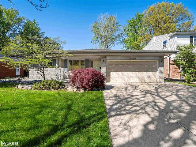 front view picture of 20213 Mauer, Saint Clair Shores, MI. 48080