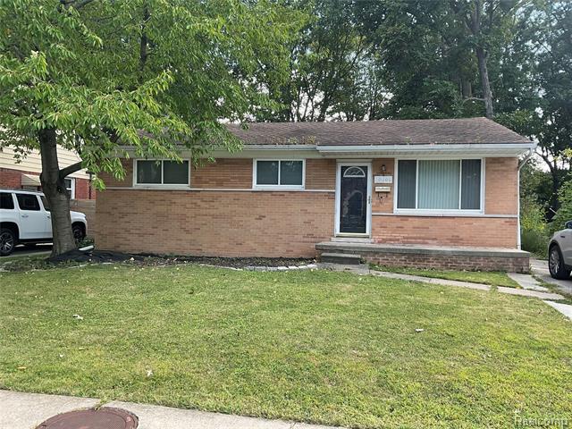 front view picture of 21708 Shady Lane, Saint Clair Shores, MI. 48080