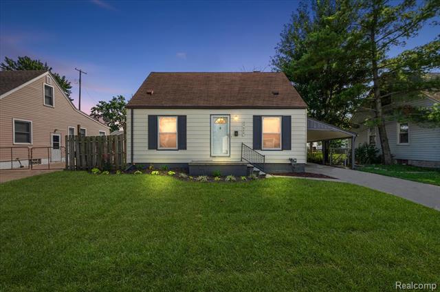 front view picture of 23000 Maxine, Saint Clair Shores, MI. 48080