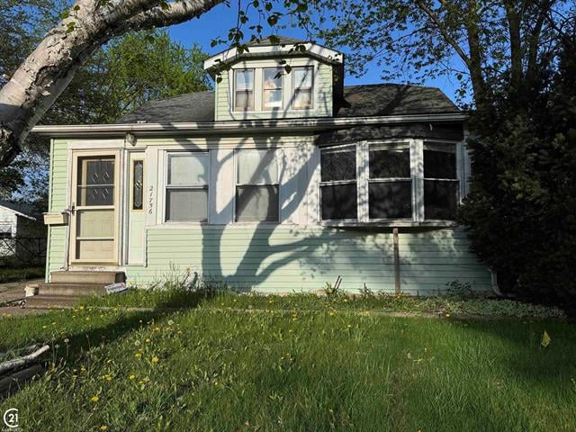 front view picture of 21756 Shakespeare, Eastpointe, MI. 48021