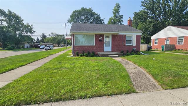 front view picture of 16894 Toepfer, Eastpointe, MI. 48021