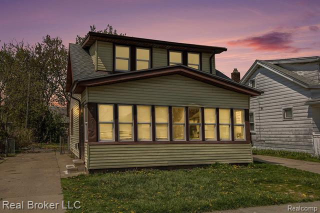 front view picture of 21715 Nevada, Eastpointe, MI. 48021