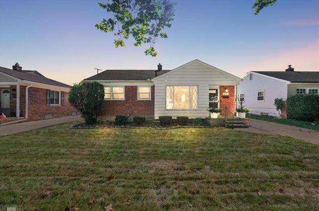 front view picture of 22710 Carolina, Saint Clair Shores, MI. 48080
