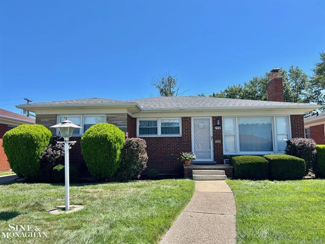 front view picture of 21780 Eastland Court, Eastpointe, MI. 48021