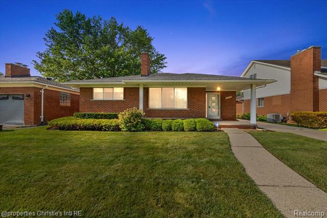 front view picture of 20030 Edmunton, Saint Clair Shores, MI. 48080