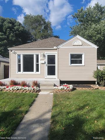 front view picture of 21611 Avalon, Saint Clair Shores, MI. 48080