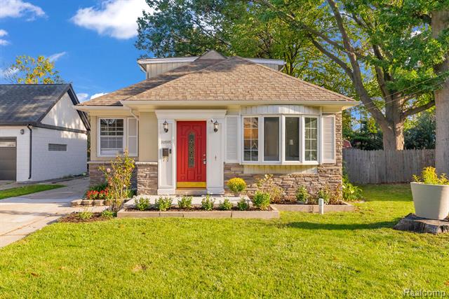 front view picture of 20505 Shady Lane, Saint Clair Shores, MI. 48080