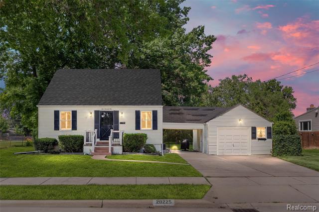 front view picture of 20225 Shady Lane, Saint Clair Shores, MI. 48080