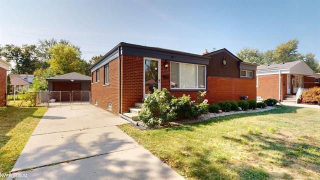 front view picture of 20206 Sunnyside, Saint Clair Shores, MI. 48080