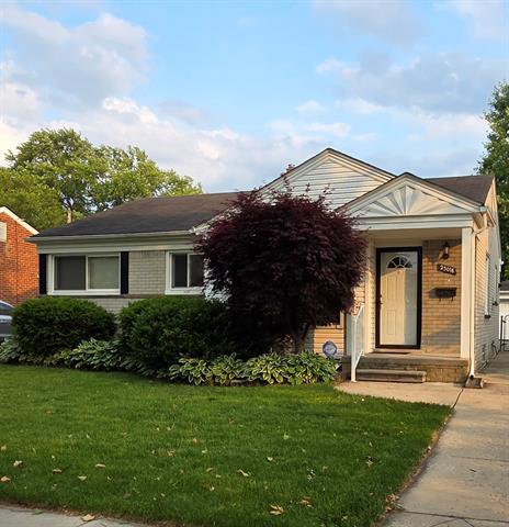 front view picture of 23018 Englehardt, Saint Clair Shores, MI. 48080
