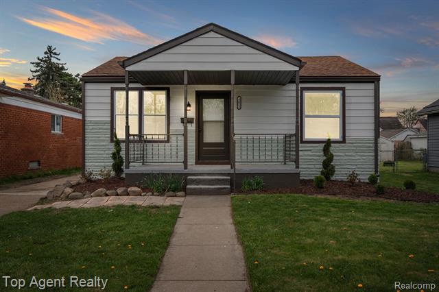 front view picture of 8672 Hudson, Warren, MI. 48089