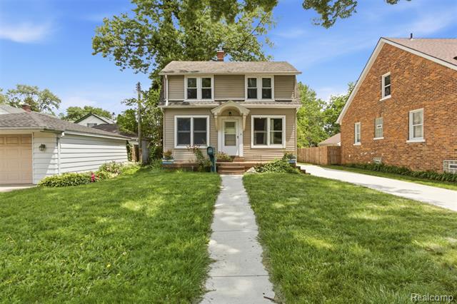 front view picture of 21934 Linwood, Eastpointe, MI. 48021