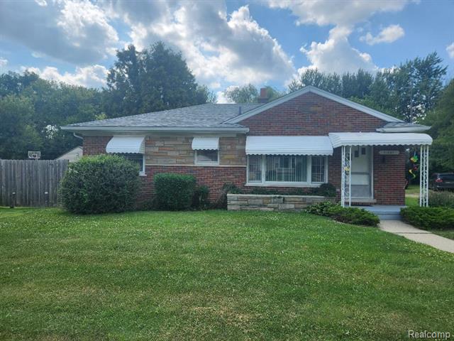 front view picture of 21857 Pleasant, Eastpointe, MI. 48021