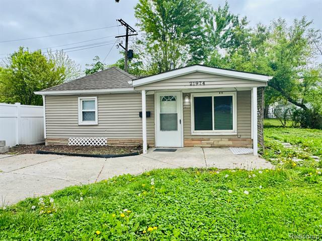 front view picture of 21974 Elroy, Warren, MI. 48089