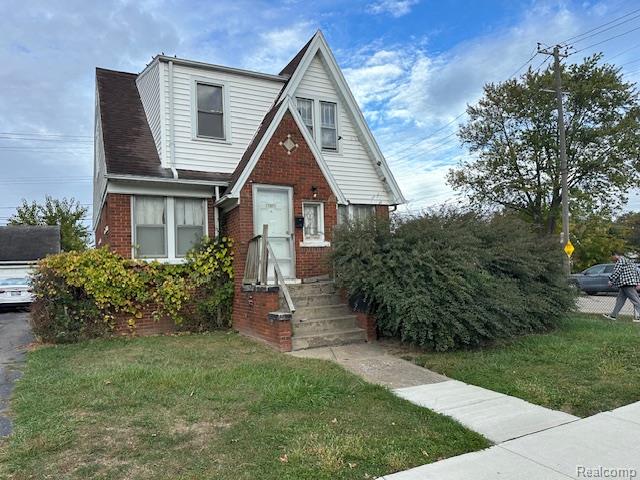 front view picture of 21975 Beechwood, Eastpointe, MI. 48021