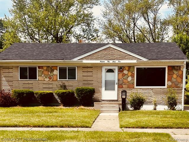 front view picture of 14463 Leonard, Warren, MI. 48089
